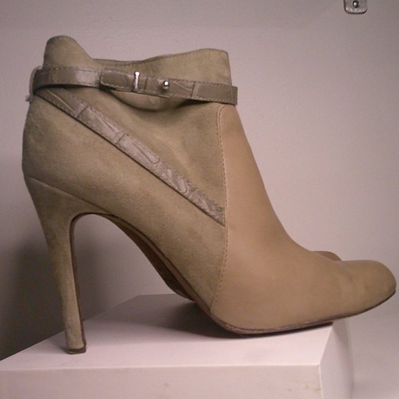 Coach - Shoes- URSA boots  - Beige stiletto ankle booties - Women 10 - Picture 4 of 9
